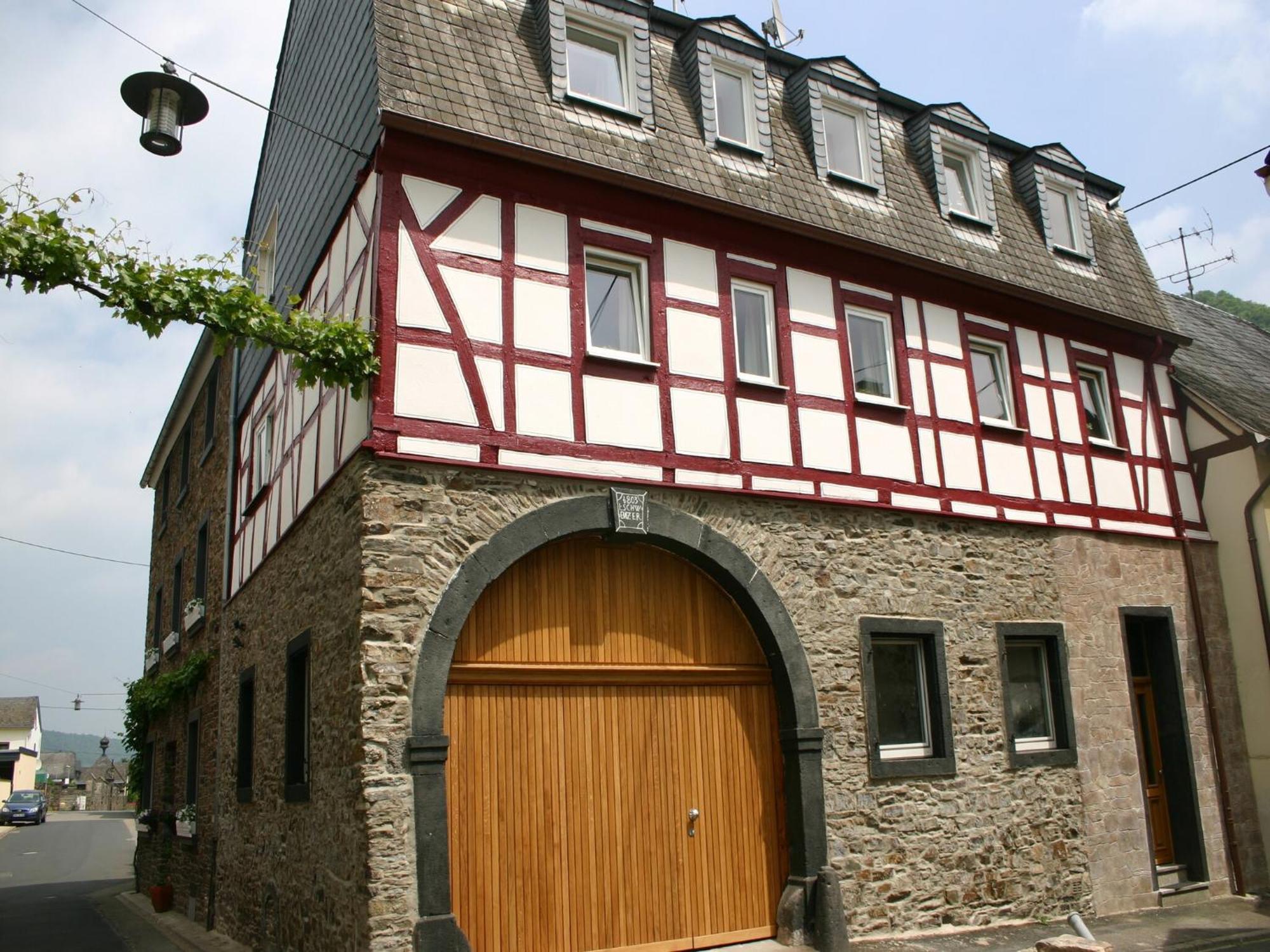 A Modern Holiday Home By The River Mosel Moselkern Exteriör bild